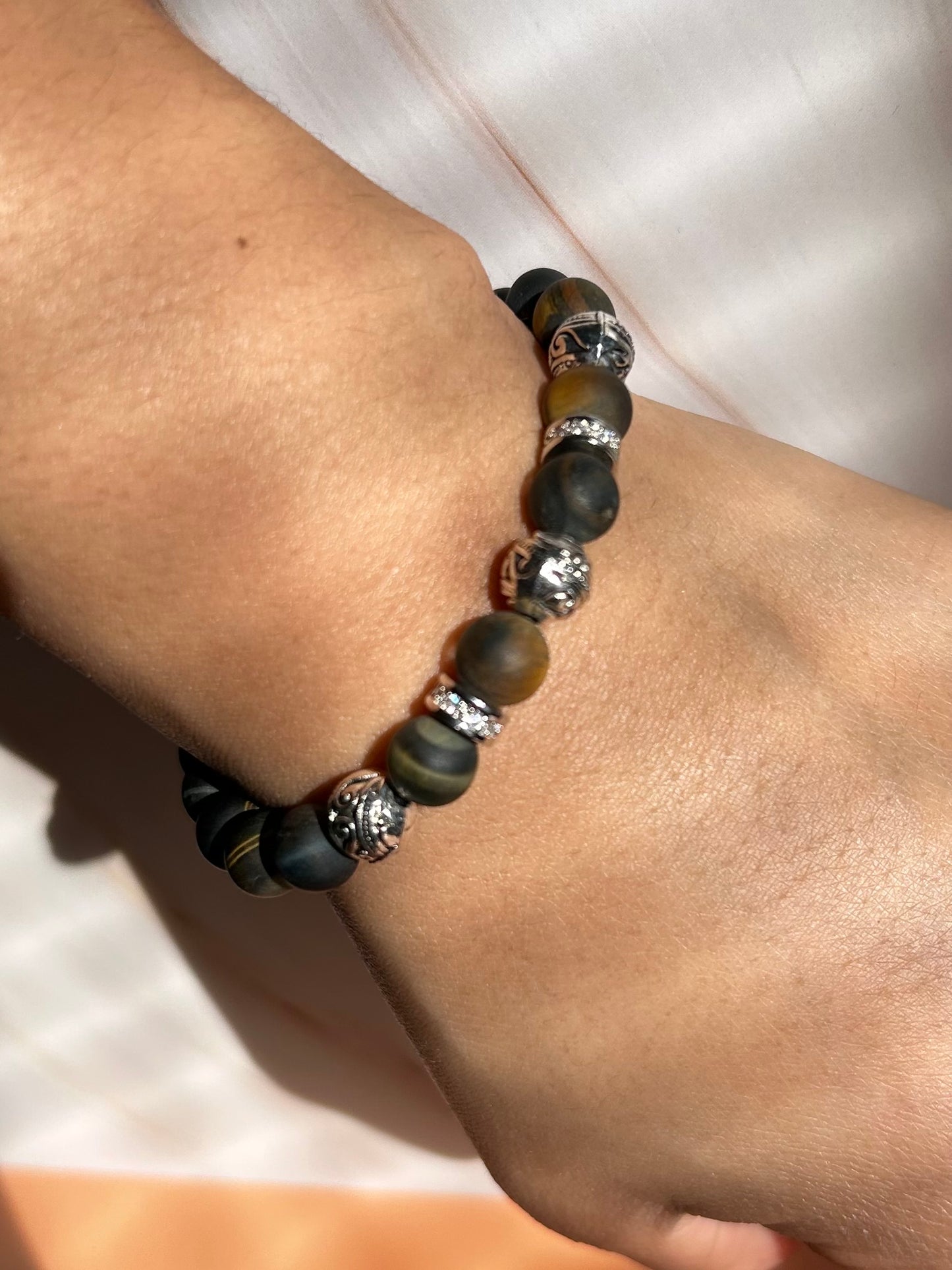 Bluish Brown Tiger Eye Bracelet Unique 8 mm Beaded Adjustable Elegant Accessory for Any Occasion Youth Jewelry Multicolored Accents