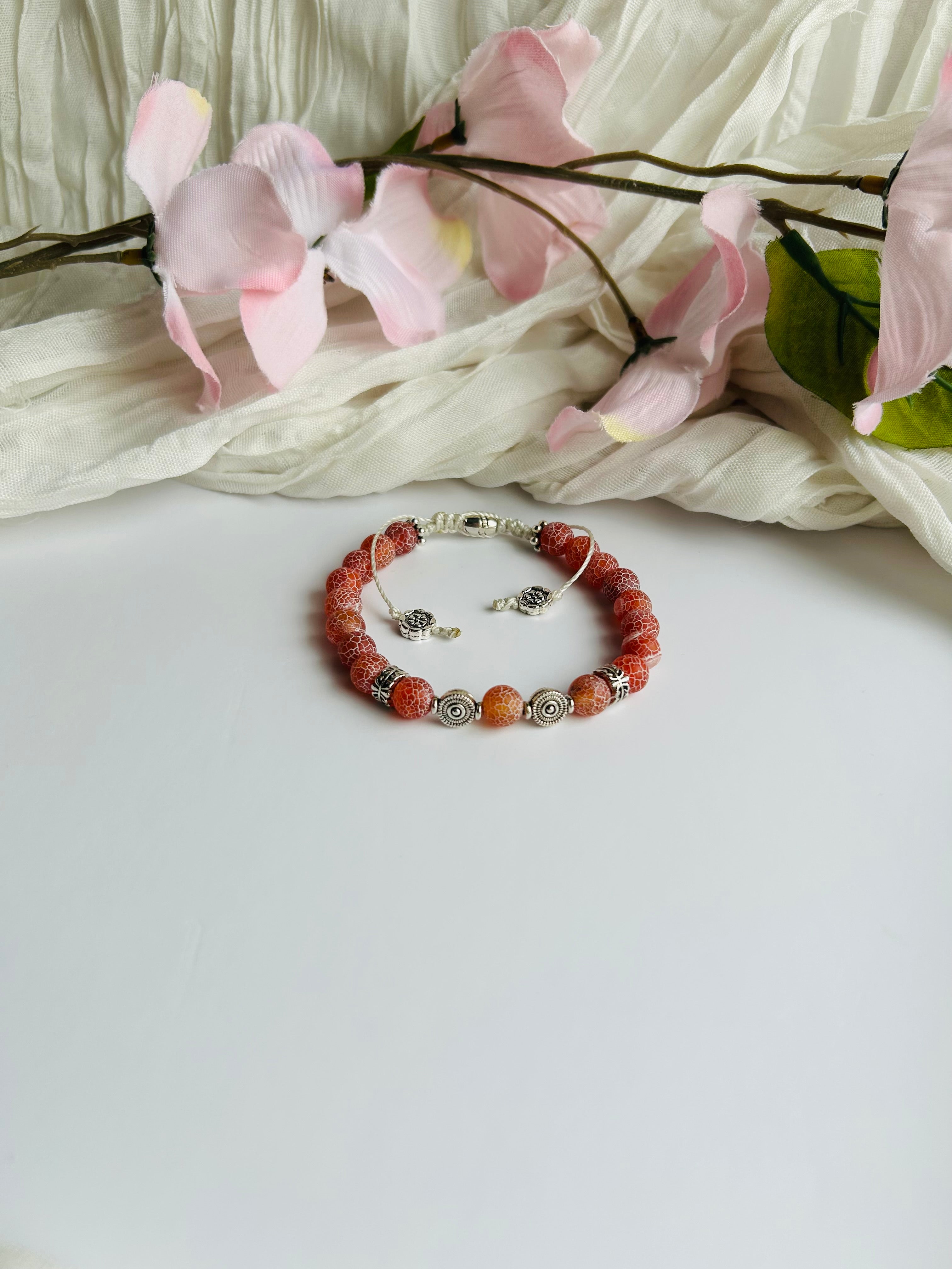 Dragon Vein Agate Stone Adjustable Bracelet with Unique Beads and Silver Tone Charms for Stylish Unisex Accessory
